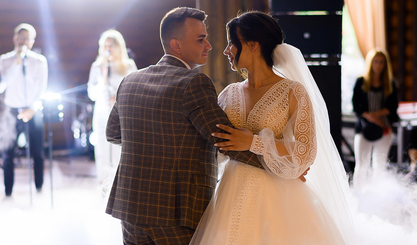 how-to-overcome-stage-fear-during-your-wedding-dance.php